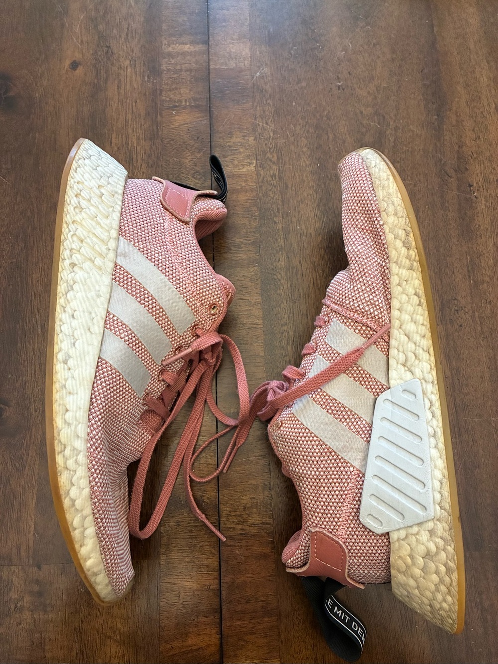 Adidas NMD R2 Women’s 8.5 Sneakers Shoes Running Ash Pink